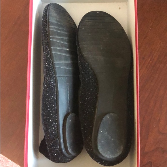 Vaneli Sheary Black Flats - Picture 5 of 5